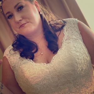 David’s bridal wedding gown size 18w